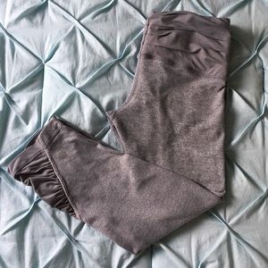Lululemon size 6 cropped gray yoga/running tights